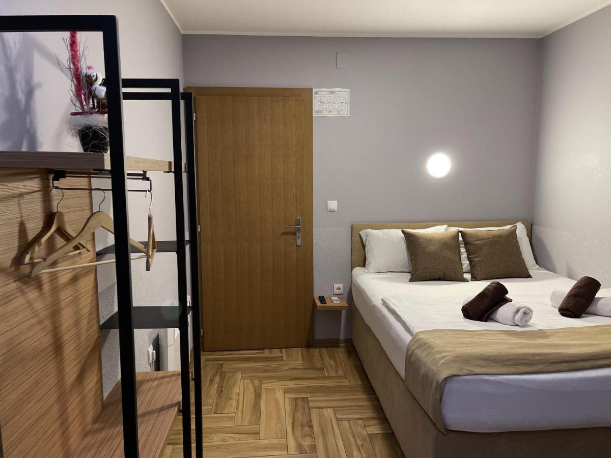 Garni Ideal Zrenjanin Eksteriør billede